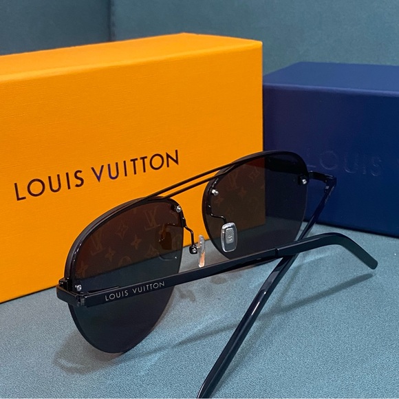 Louis Vuitton Women's Authentic Sunglasses - Picture 4 of 4